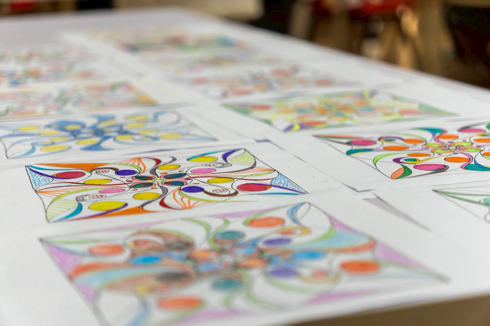 🌸曼陀羅的色彩綻放出內在的平靜與喜悅 每一筆、每一畫，都是接納自己的印記